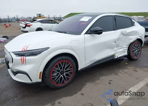 2025 Ford Mustang Mach-E Premium z USA, uszkodzony, nr VIN 3FMTK3R79SMA13477